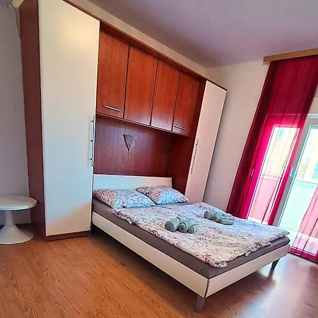 Azik Apartmán Lopar